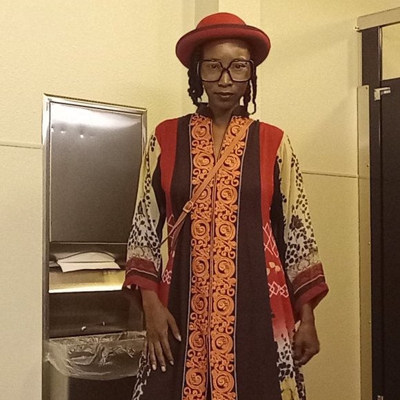 Embroidered Asian Style tunic top - Picture 4 of 8